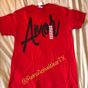 Amor Tee